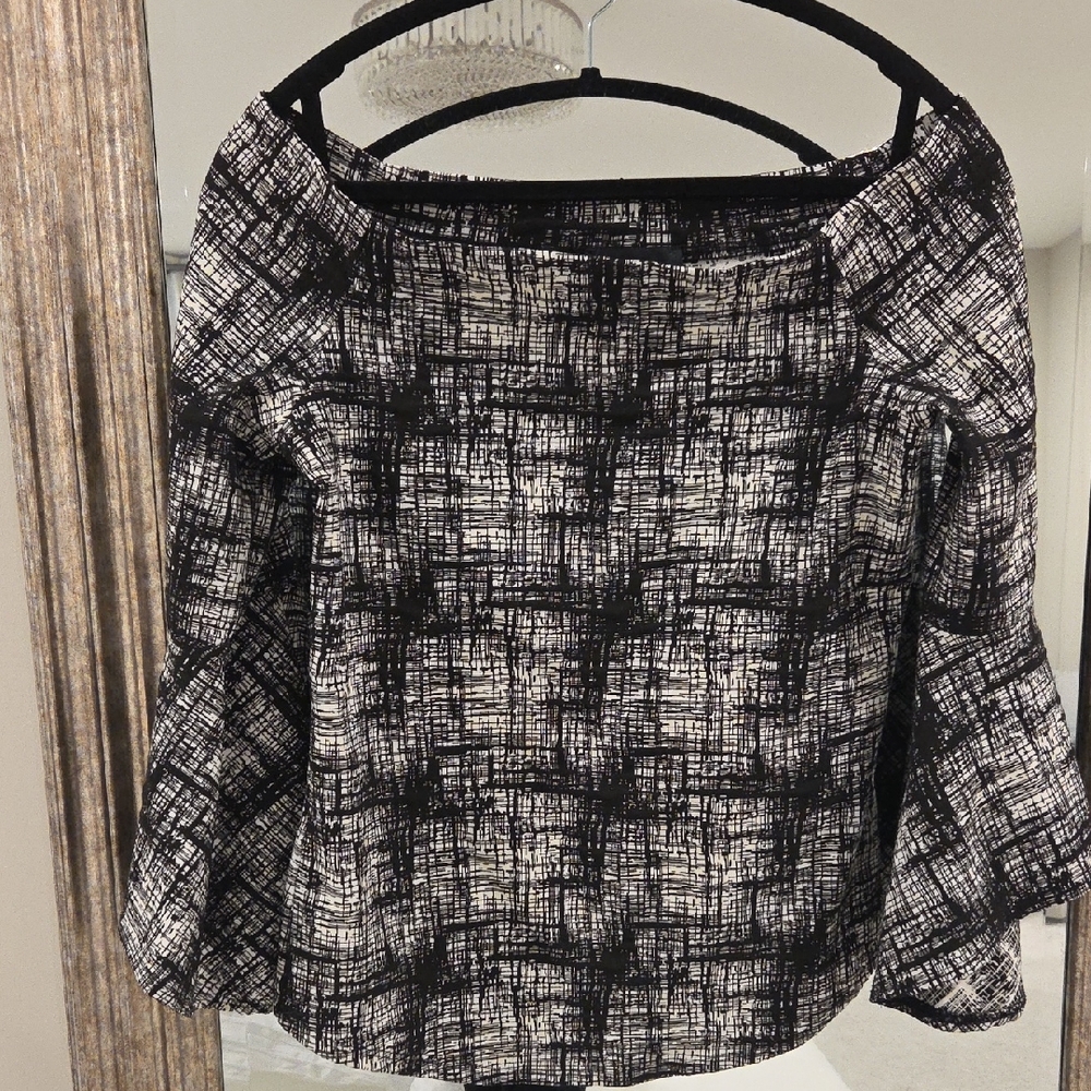 Karen Kane Black and White Textured Blouse